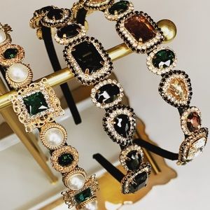 Jewelled head band /black band
